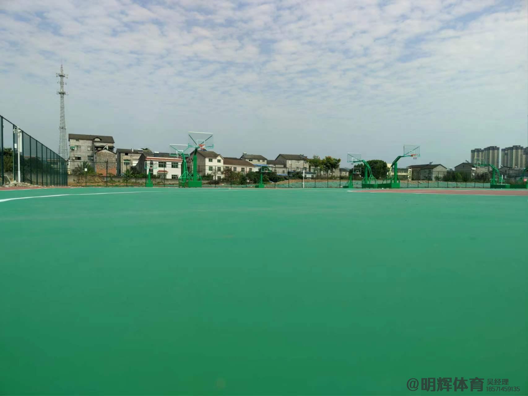 人造草坪硬地丙烯酸球场的优缺点
